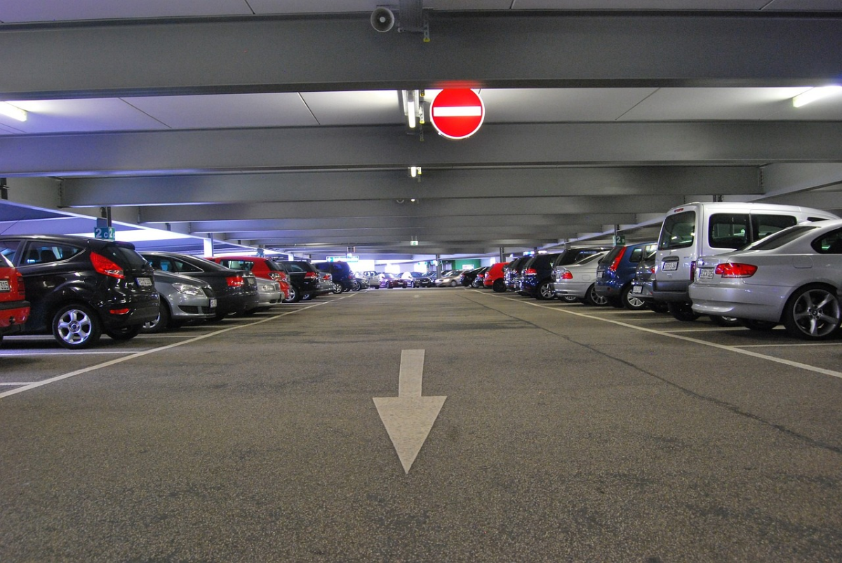 Május 15-től lehet pályázni a Királyhágó téri mélygarázs parkolóhelyeire